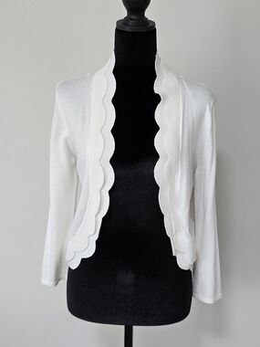 Perceptions White Scallop-Edge Open-Front Shrug